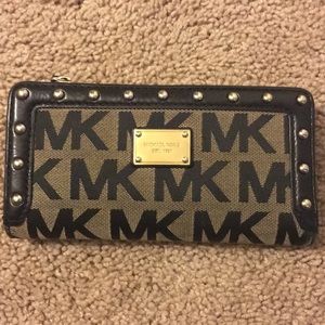 Michael kors wallet